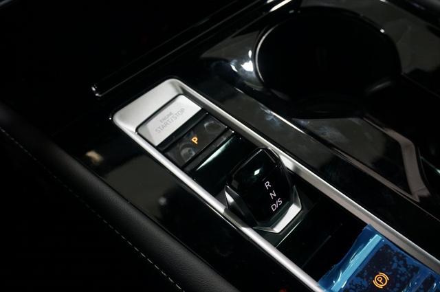 Photo of 2025 Opal White Volkswagen Atlas Cross Sport