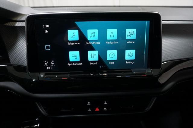 Photo of 2025 Opal White Volkswagen Atlas Cross Sport