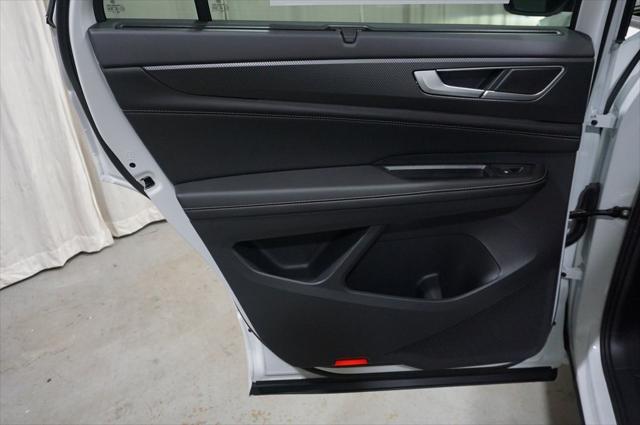 Photo of 2025 Opal White Volkswagen Atlas Cross Sport