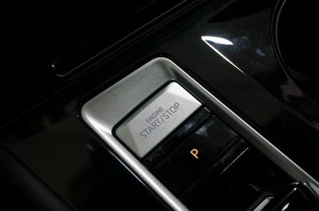 Photo of 2025 Opal White Volkswagen Atlas Cross Sport