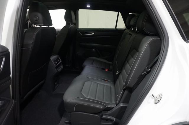 Photo of 2025 Opal White Volkswagen Atlas Cross Sport