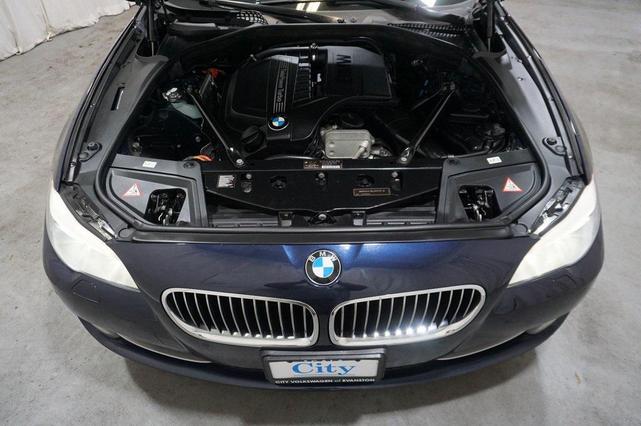 Photo of 2011 Imperial Blue Metallic BMW 535