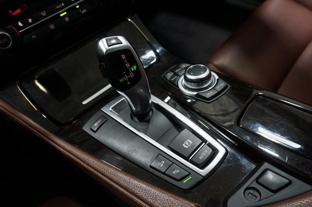 Photo of 2011 Imperial Blue Metallic BMW 535