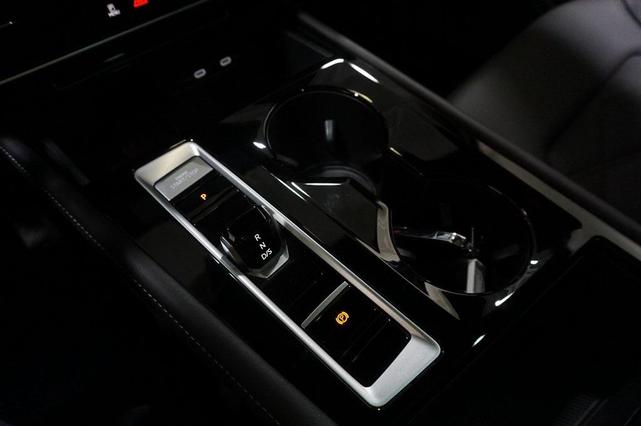 Photo of 2025 Deep Black Volkswagen Atlas Cross Sport