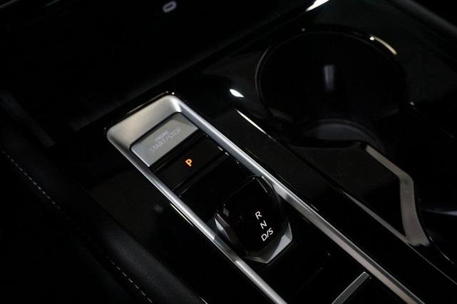 Photo of 2025 Deep Black Volkswagen Atlas Cross Sport