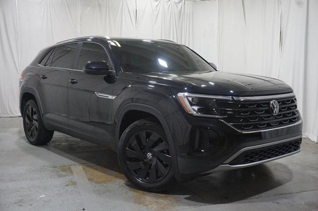 Photo of 2025 Deep Black Volkswagen Atlas Cross Sport