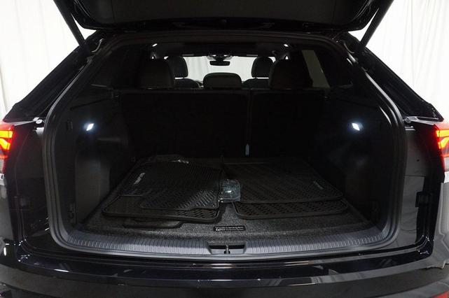 Photo of 2025 Deep Black Volkswagen Atlas Cross Sport