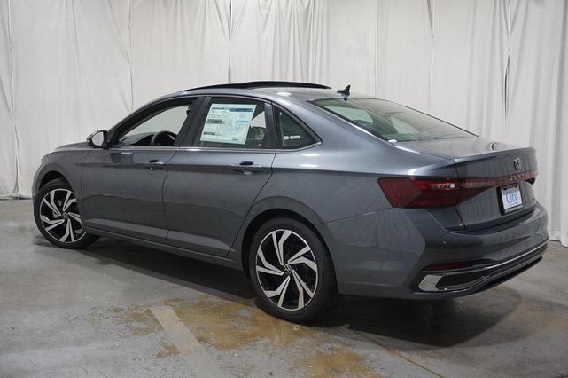 Photo of 2025 Platinum Gray Volkswagen Jetta