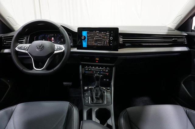 Photo of 2025 Platinum Gray Volkswagen Jetta