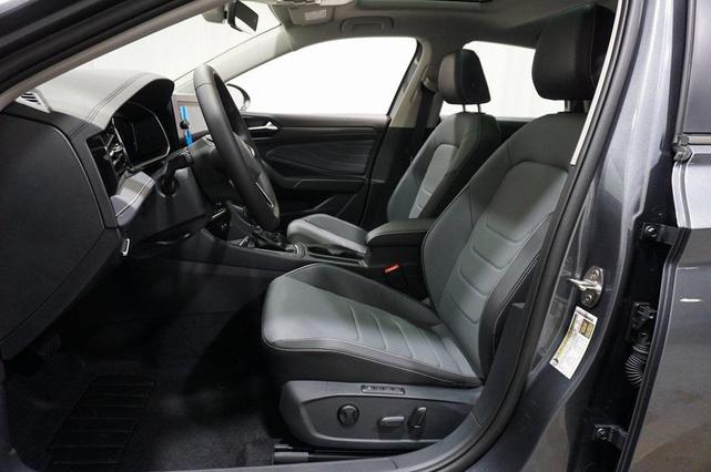 Photo of 2025 Platinum Gray Volkswagen Jetta