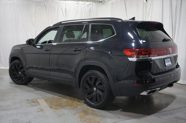 Photo of 2025 Deep Black Pearl Volkswagen Atlas