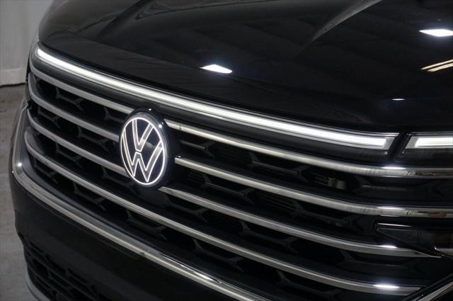 Photo of 2025 Deep Black Pearl Volkswagen Atlas