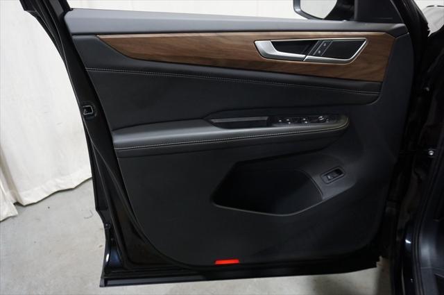 Photo of 2025 Deep Black Pearl Volkswagen Atlas