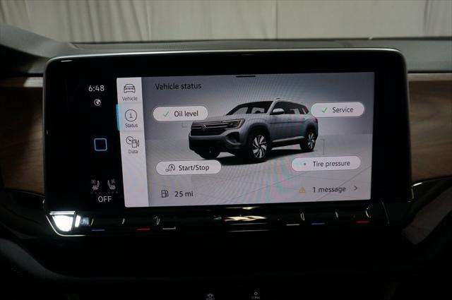 Photo of 2025 Deep Black Pearl Volkswagen Atlas