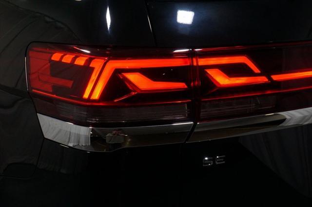 Photo of 2025 Deep Black Pearl Volkswagen Atlas