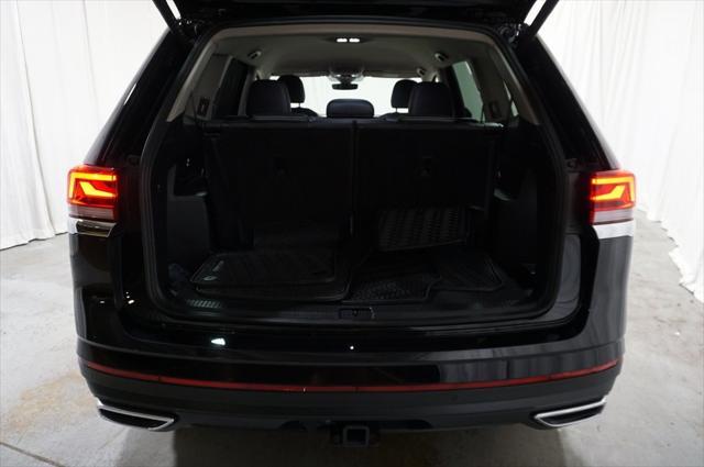 Photo of 2025 Deep Black Pearl Volkswagen Atlas