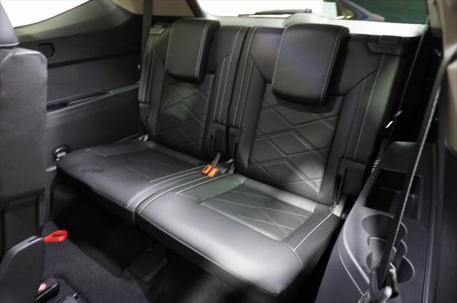 Photo of 2025 Deep Black Pearl Volkswagen Atlas