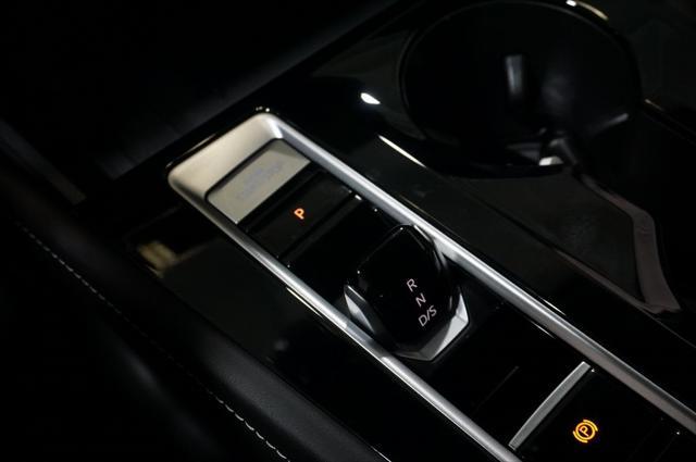 Photo of 2025 Deep Black Pearl Volkswagen Atlas