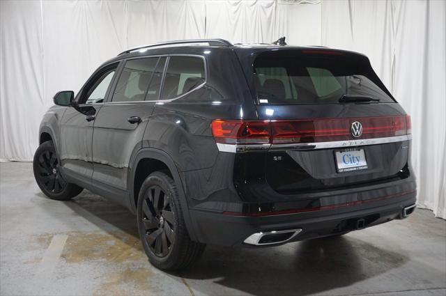 Photo of 2025 Deep Black Pearl Volkswagen Atlas