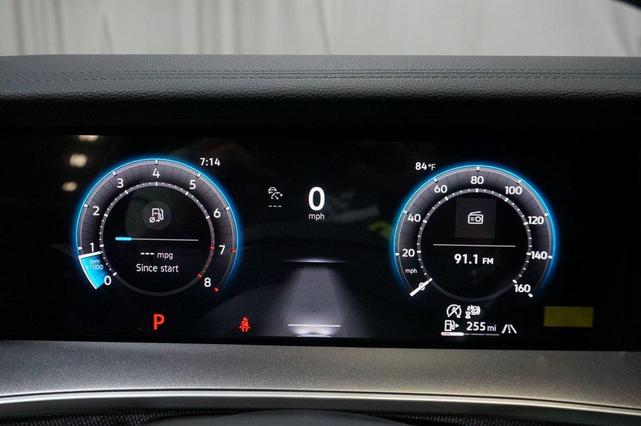 Photo of 2025 Platinum Gray Volkswagen Tiguan