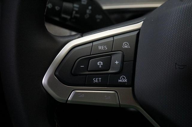 Photo of 2025 Platinum Gray Volkswagen Tiguan