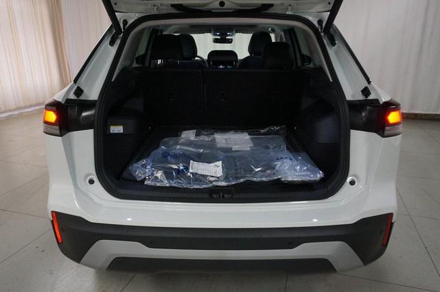 Photo of 2025 Pure White Volkswagen Tiguan