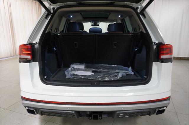 Photo of 2025 Pure White Volkswagen Atlas