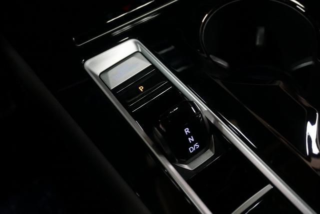 Photo of 2025 Pure White Volkswagen Atlas