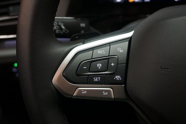 Photo of 2025 Pure White Volkswagen Atlas