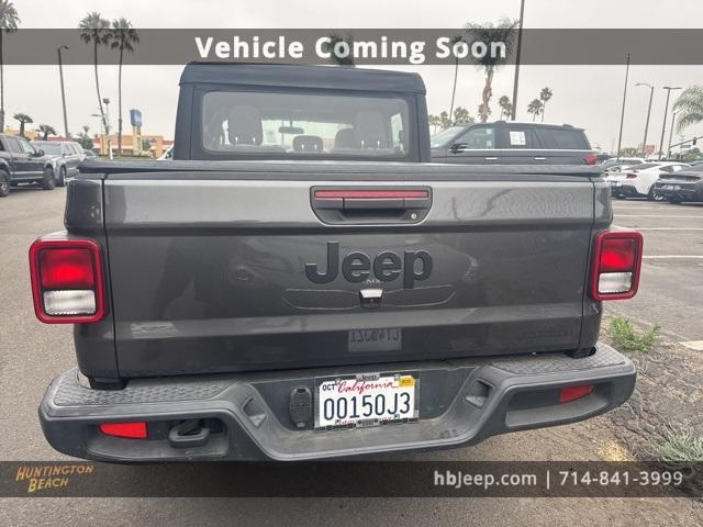 Photo of 2021 Granite Crystal Clearcoat Metallic Jeep Gladiator