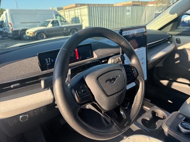 Photo of 2021 White Metallic Ford Mustang Mach-E