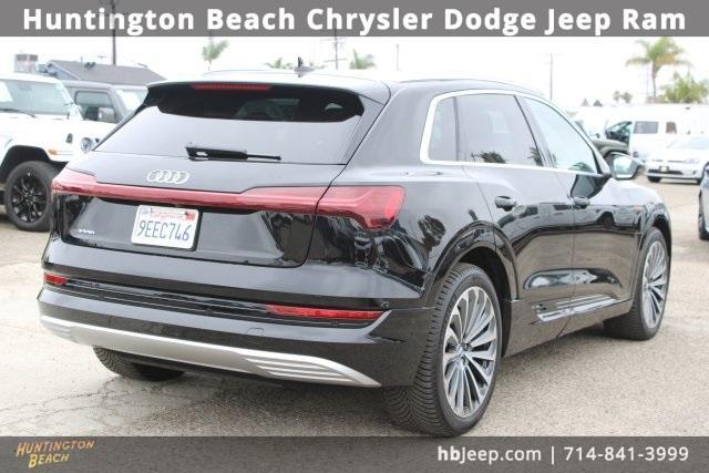 Photo of 2019 Mythos Black Metallic Audi e-tron