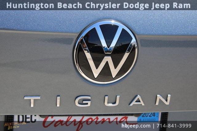 Photo of 2022 Platinum Gray Metallic Volkswagen Tiguan