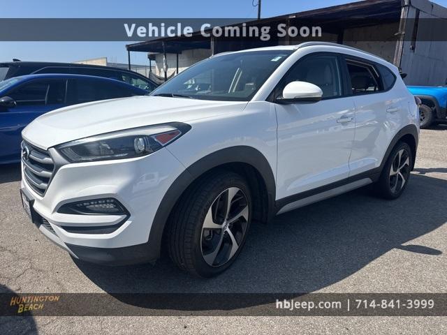 Photo of 2018 Dazzling White Hyundai TUCSON
