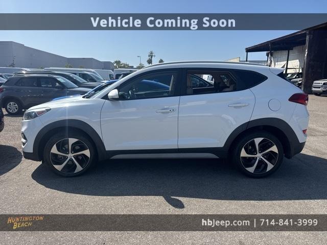 Photo of 2018 Dazzling White Hyundai TUCSON