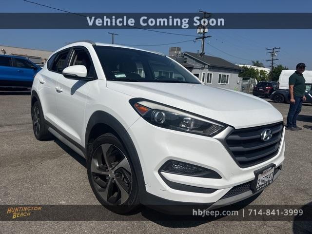 Photo of 2018 Dazzling White Hyundai TUCSON