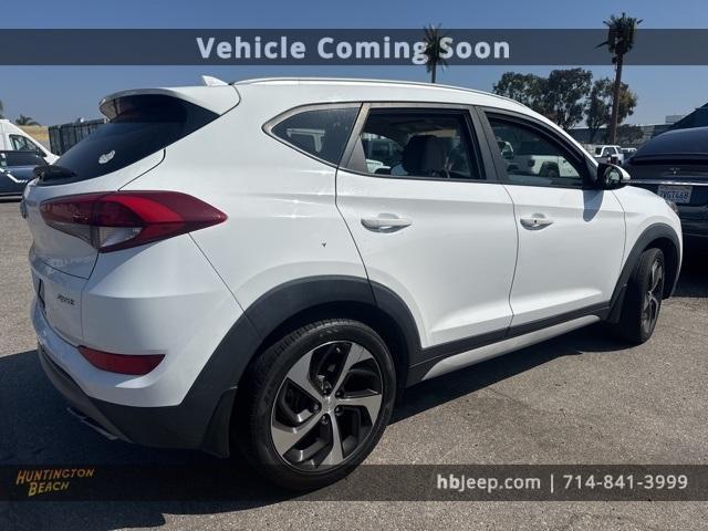 Photo of 2018 Dazzling White Hyundai TUCSON