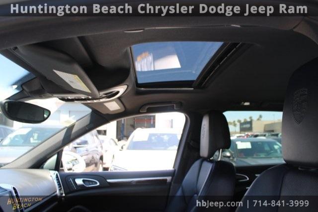 Photo of 2018 White Porsche Cayenne