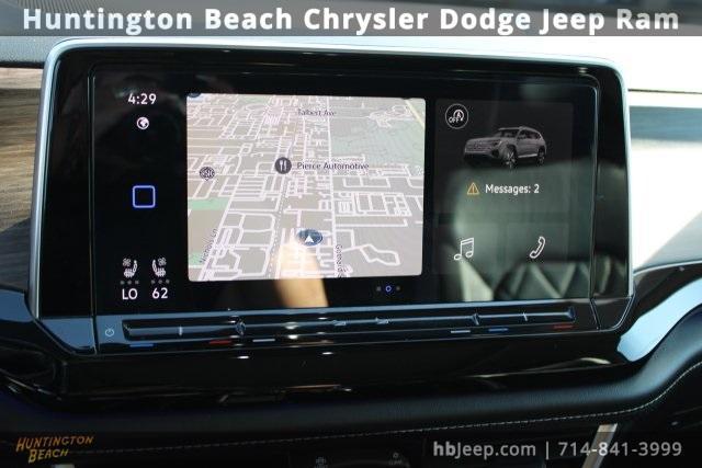 Photo of 2024 Deep Black Pearl Effect Volkswagen Atlas