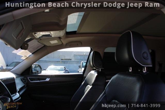Photo of 2024 Deep Black Pearl Effect Volkswagen Atlas