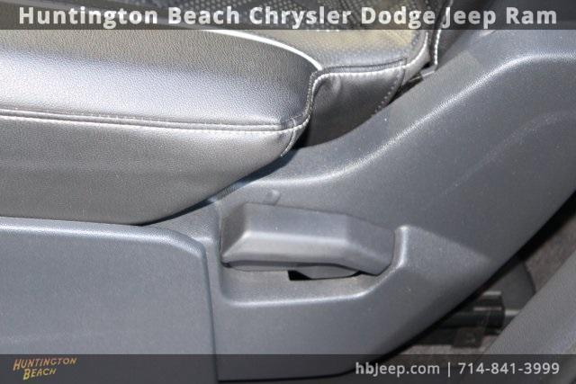 Photo of 2024 Deep Black Pearl Effect Volkswagen Atlas