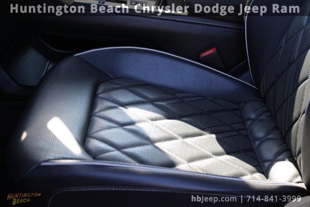 Photo of 2024 Deep Black Pearl Effect Volkswagen Atlas