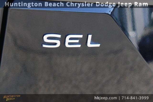 Photo of 2024 Deep Black Pearl Effect Volkswagen Atlas