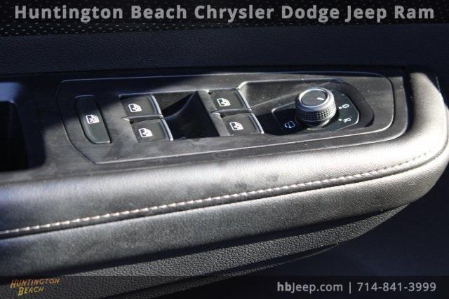 Photo of 2024 Deep Black Pearl Effect Volkswagen Atlas