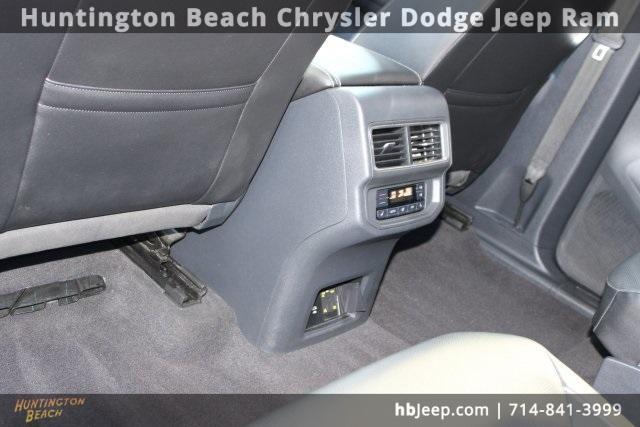 Photo of 2024 Deep Black Pearl Effect Volkswagen Atlas
