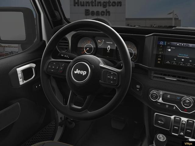 Photo of 2025 Bright White Jeep Gladiator