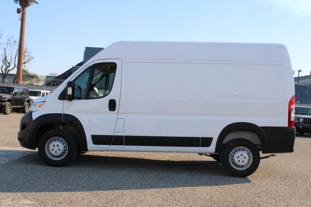 Photo of 2025 Bright White RAM ProMaster 1500