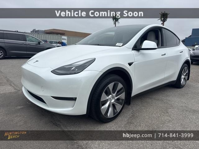 Photo of 2023 Pearl White Multi Tesla Model Y