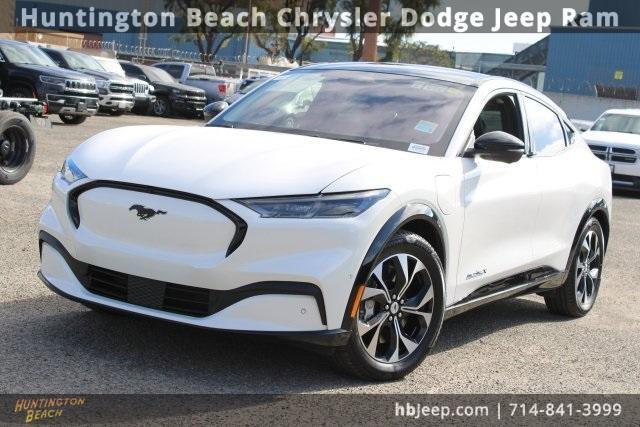 Photo of 2021 White Metallic Ford Mustang Mach-E