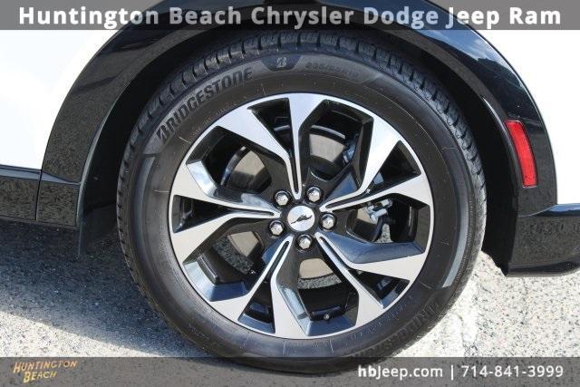 Photo of 2021 White Metallic Ford Mustang Mach-E